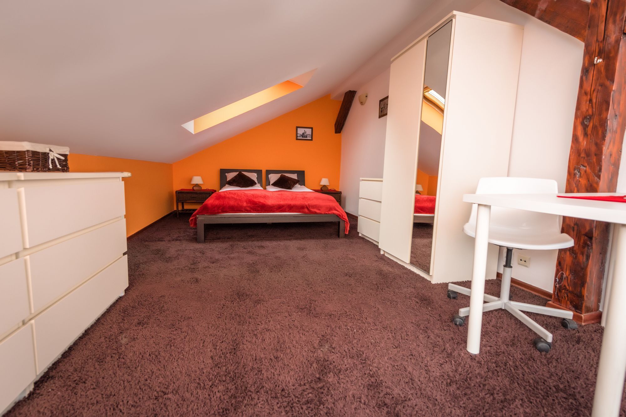 Apartament Your *